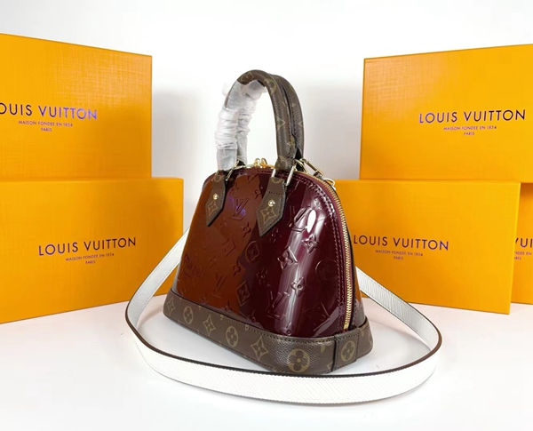 ルイヴィトンバッグ側面デザイン